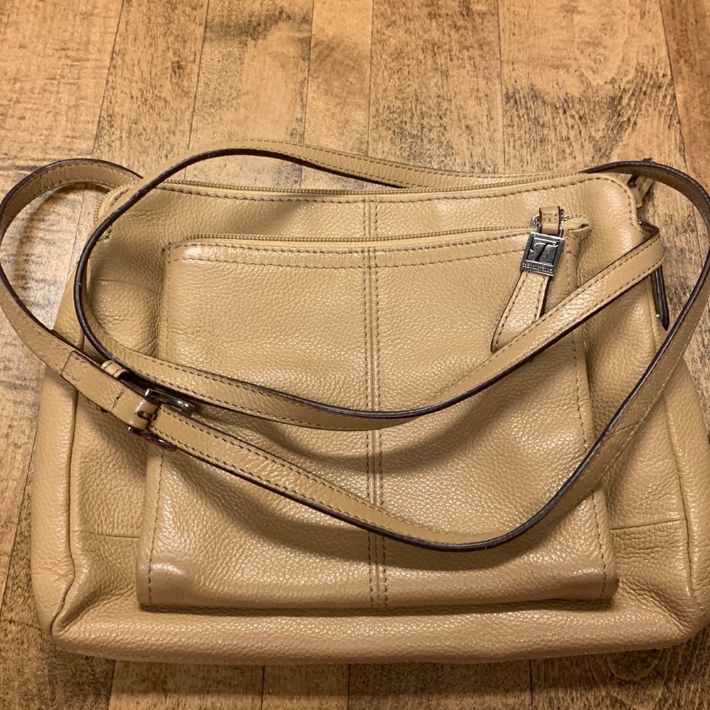 Tignanello Tan Pebbled Leather Crossbody Shoulder Bag Handbag Tote Purse